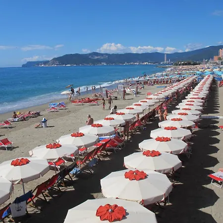 Alba Mare Alojamento de Acomodação e Pequeno-almoço Savona